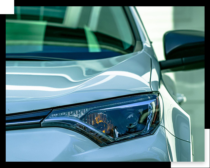 Professional Windshield Replacement in Pinellas County, FL for a vehicle with cracked auto glass
