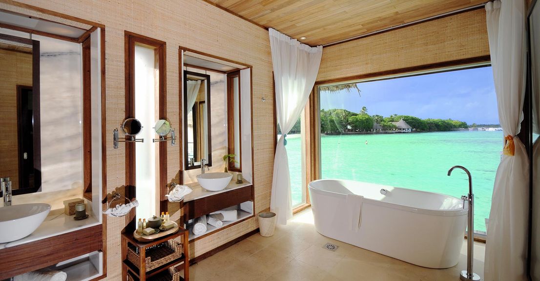 Vacation house with bathroom overlooking the ocean Vacation house with bathroom overlooking the ocean