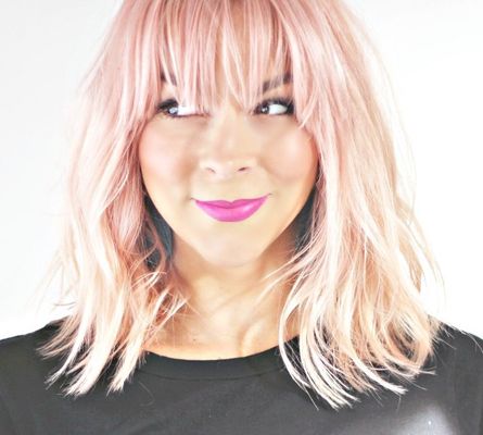 pink-hair_t20_4JJlXA.jpg