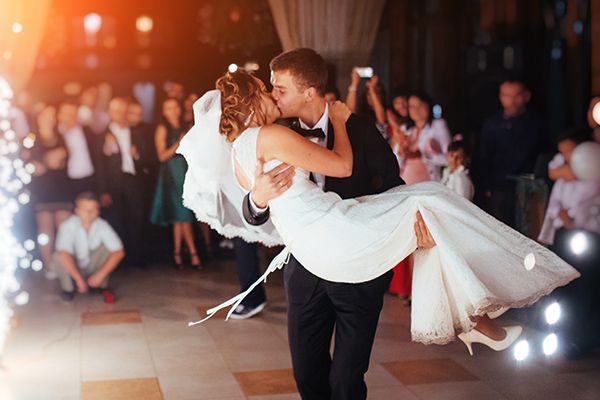 BULLET-Wedding-Dance-Lessons-5e0100b409d4b.jpg