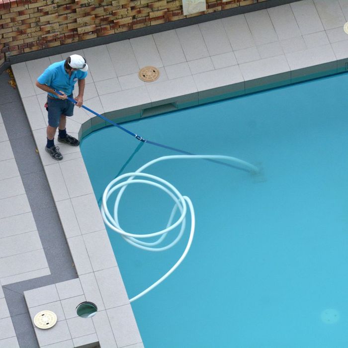 cleaning a cloudy pool