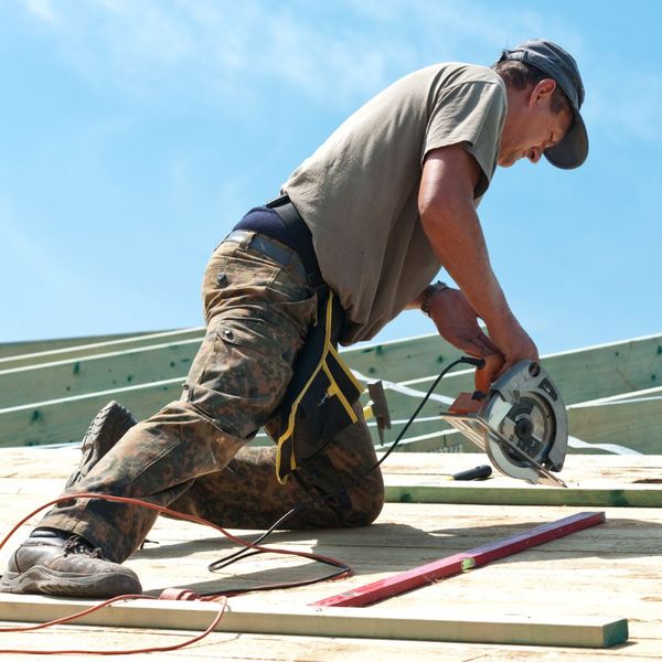 Questions To Ask When Hiring a Roofing Company -1080x1080-image3.jpg