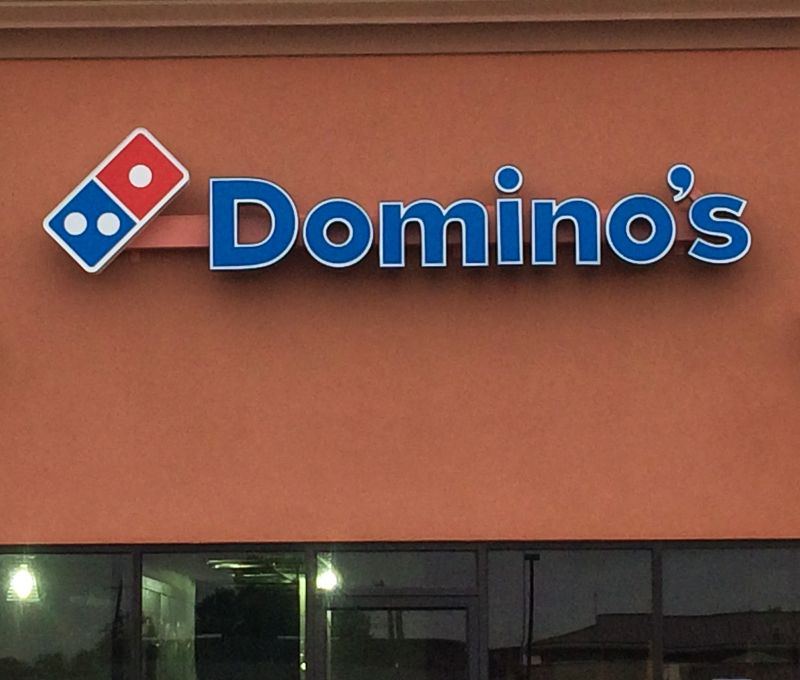 dominoes-sign.jpg