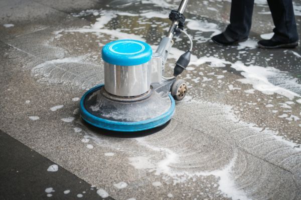 floor scrubbing machine