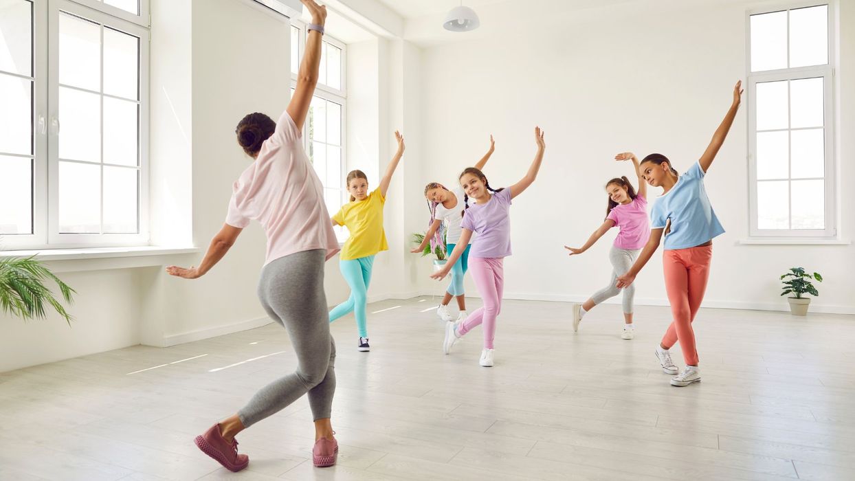 girls dance class