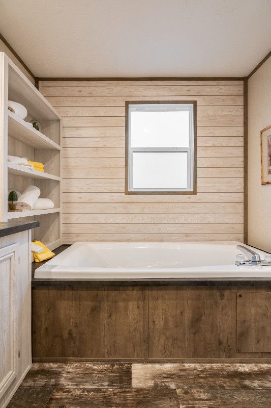 The_Edge_41EDG16723A_Tub_8813-1.jpg