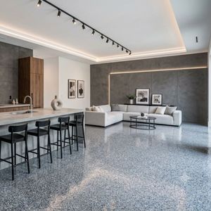 Flake Epoxy 1.jpg