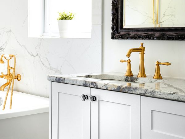 Marble bathroom countertops
