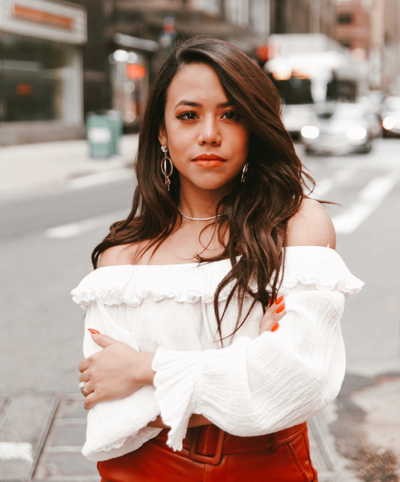 Aline Valentim.png