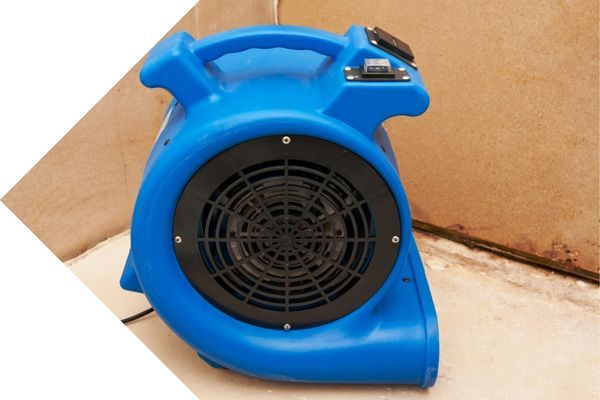 Fan for cleaning water damage