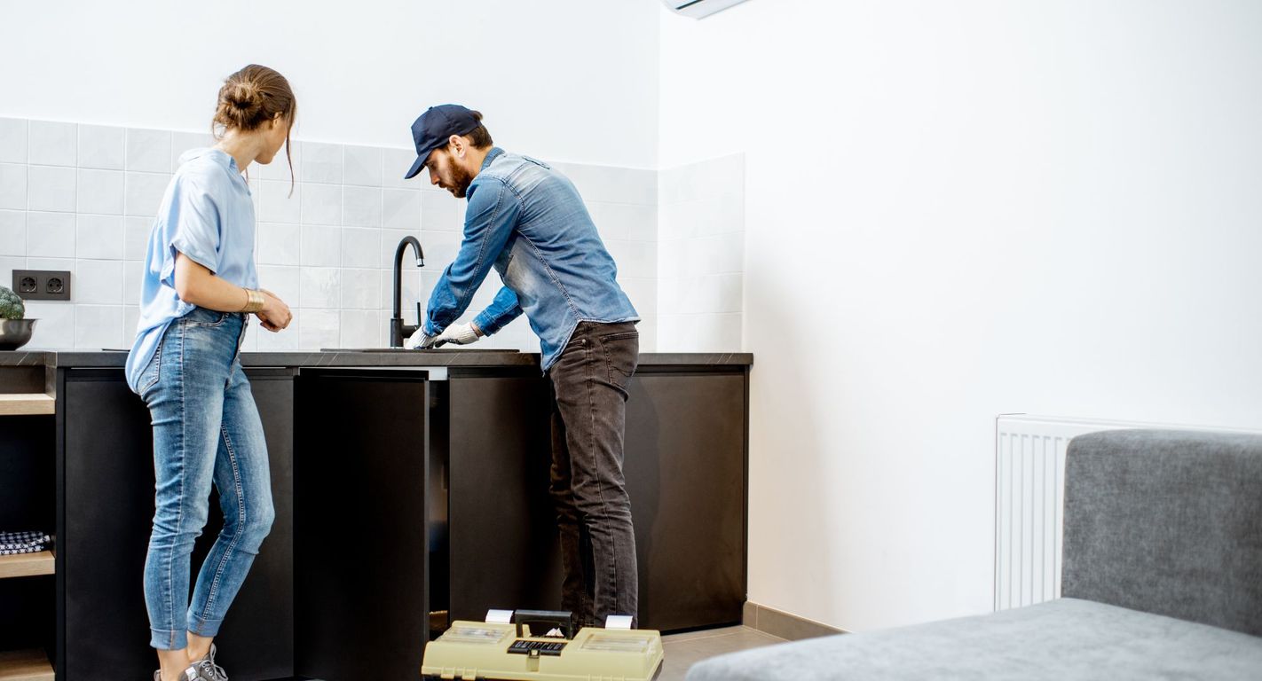 How to Tell If It's Time to Hire a Plumbing Service - Blog - Feature.jpg