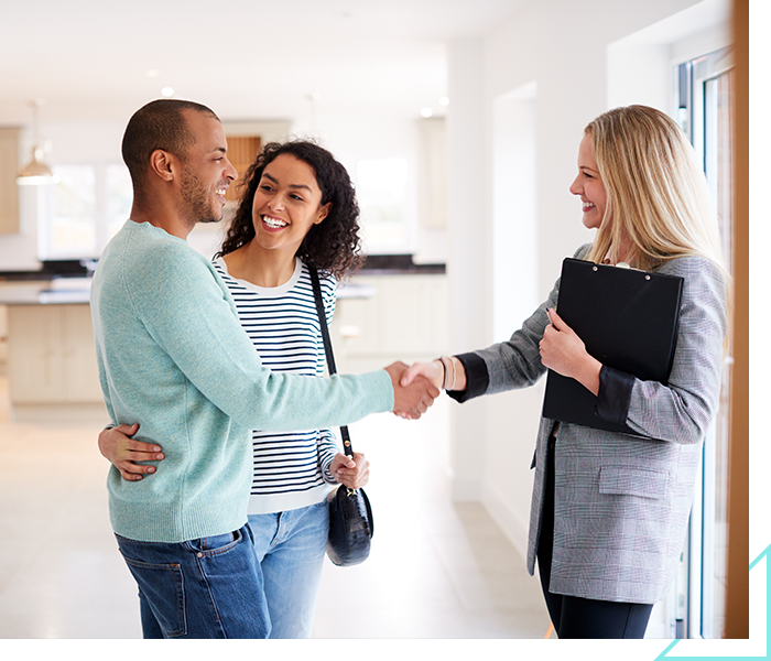 couple with realtor