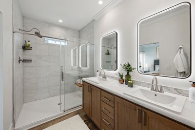 070-platinum-home-collection-montgomery-primary-bath-staged.jpg