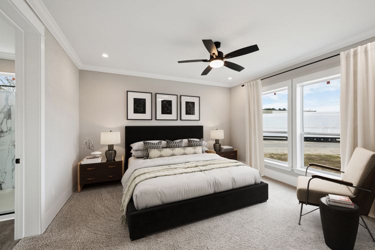 070-platinum-home-collection-cameron-I-primary-bedroom-staged.jpg