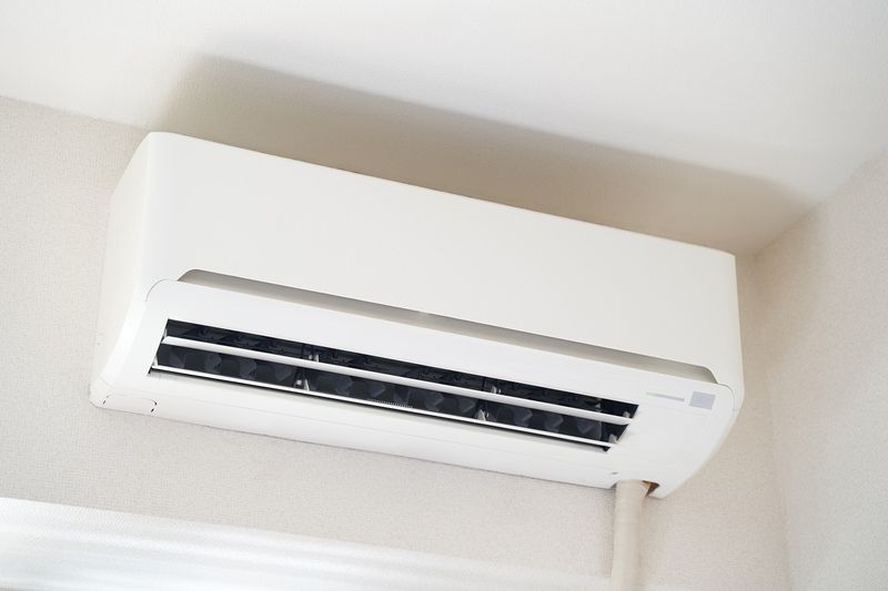 indoor-air-conditioners-in-japan-2023-11-27-05-09-24-utc.jpg