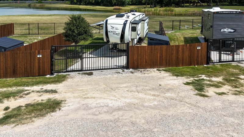 fence-pond-3.jpg