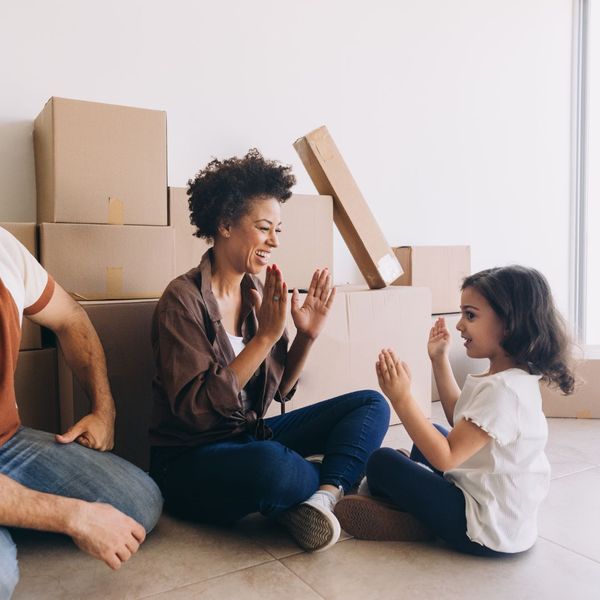 family packing boxes