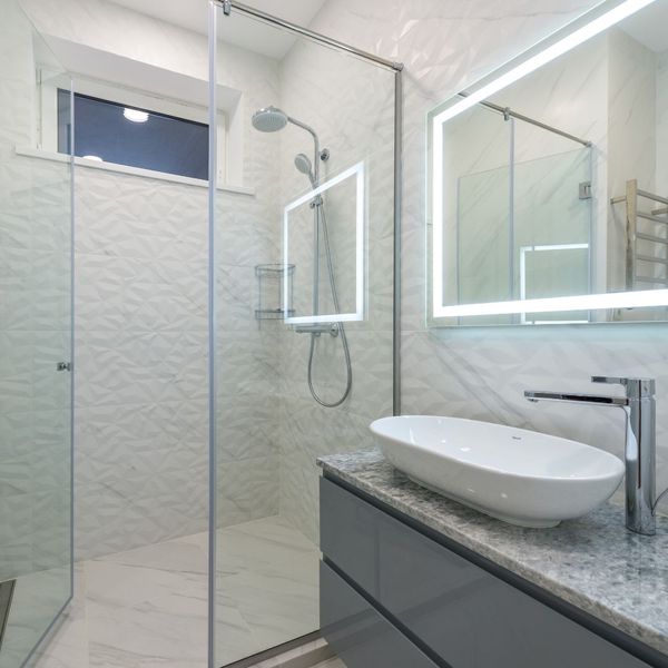 Luxury Shower Features to Elevate Your Bathroom 1.jpg