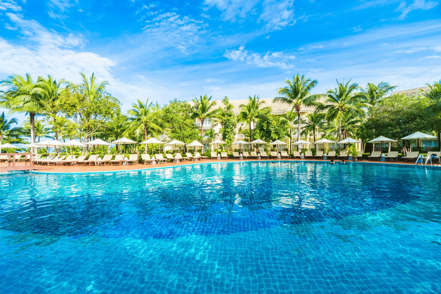large-pool-scaled.jpg.bv.png