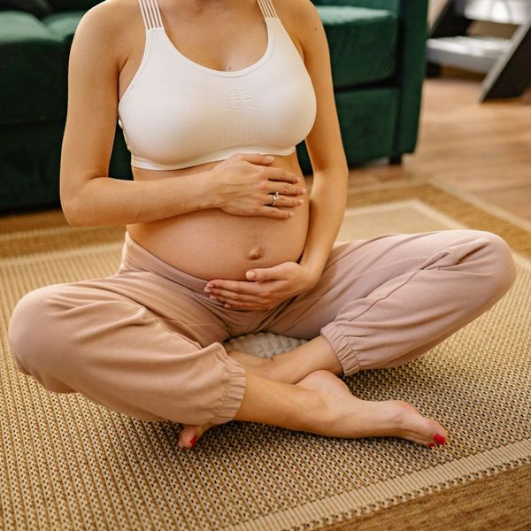 pregnant woman meditating