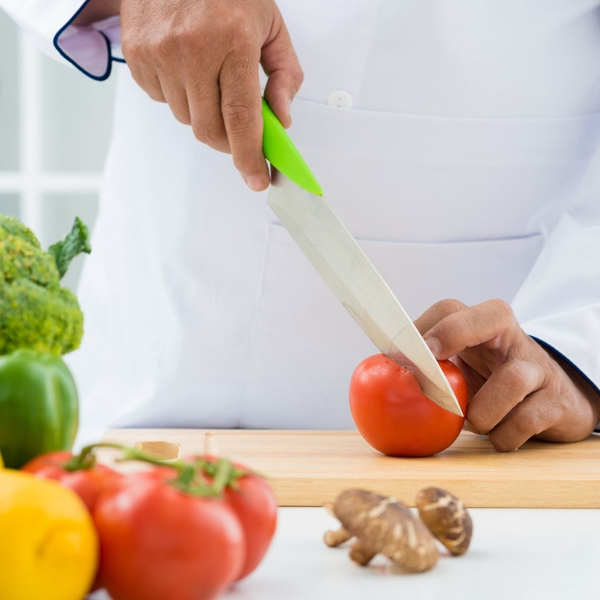 cutting tomatoes