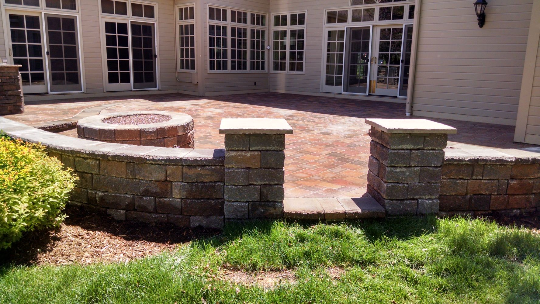 Paver Patio with fire pit.jpg