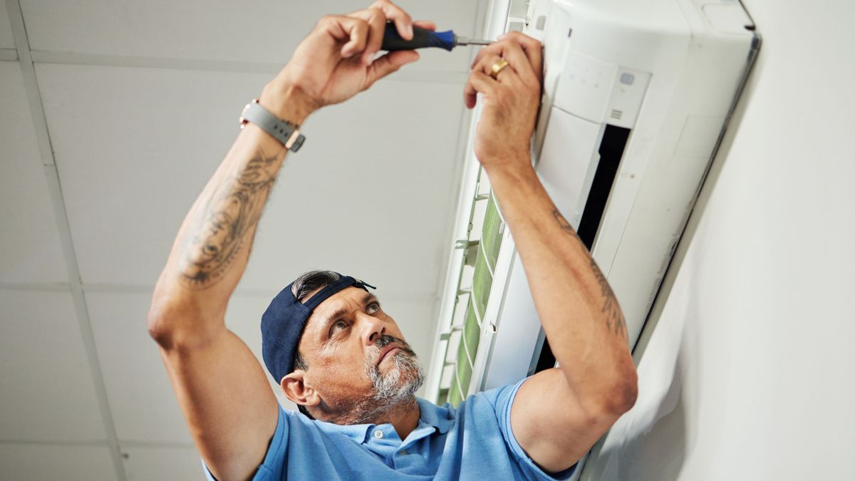 Emergency AC Unit Repair by Professional Technician