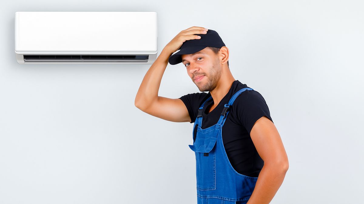 AC Repair in Pembroke Pines – Skilled HVAC Technician at Work