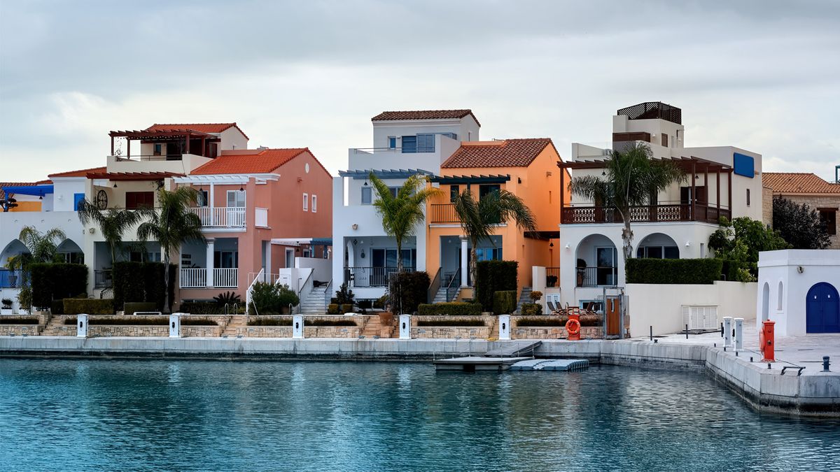 Waterfront homes in the Florida Keys with well-maintained HVAC systems