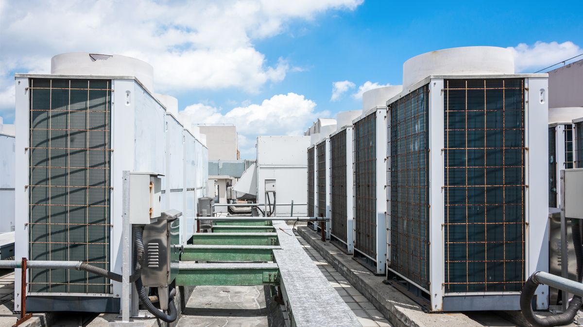 Modern VRF HVAC System Installed on a Rooftop in Florida