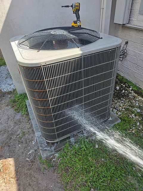 Air conditioner repair in South Florida – cleaning AC unit