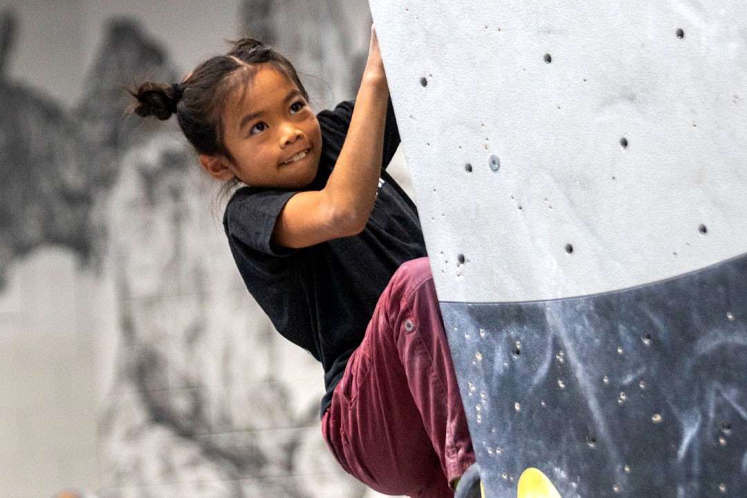 youth-programs-whetstone-climbing.jpg