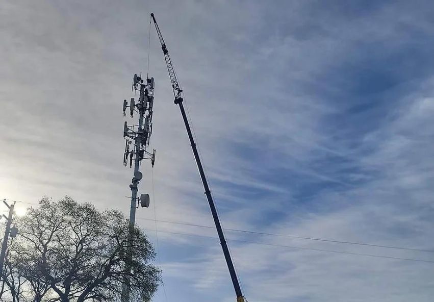 telecommunications tower