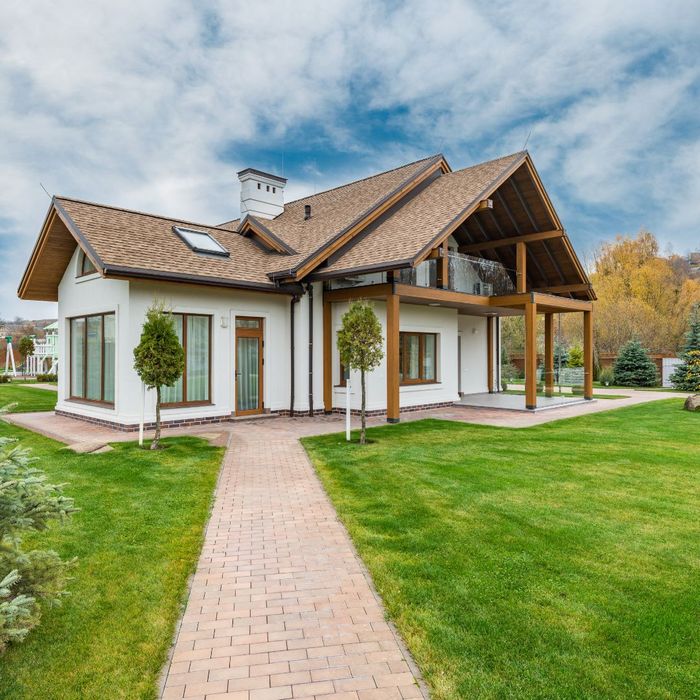 nice house with clean roof 