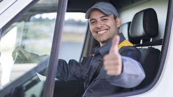 delivery driver giving a thumbs up