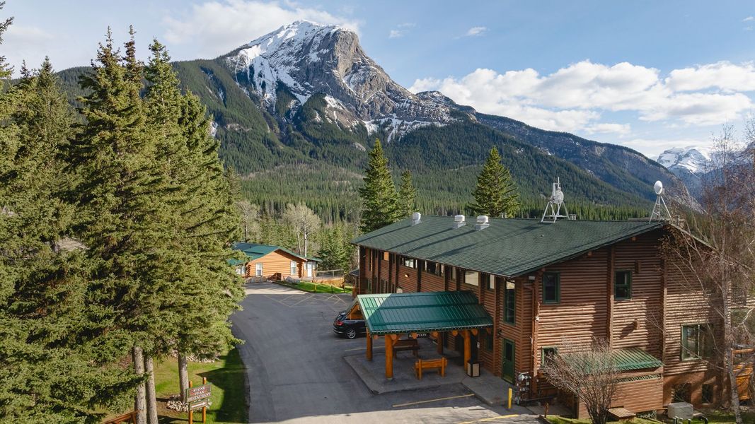 How to Stock a Cabin Kitchen The Complete Grocery Shopping Guide header.jpg