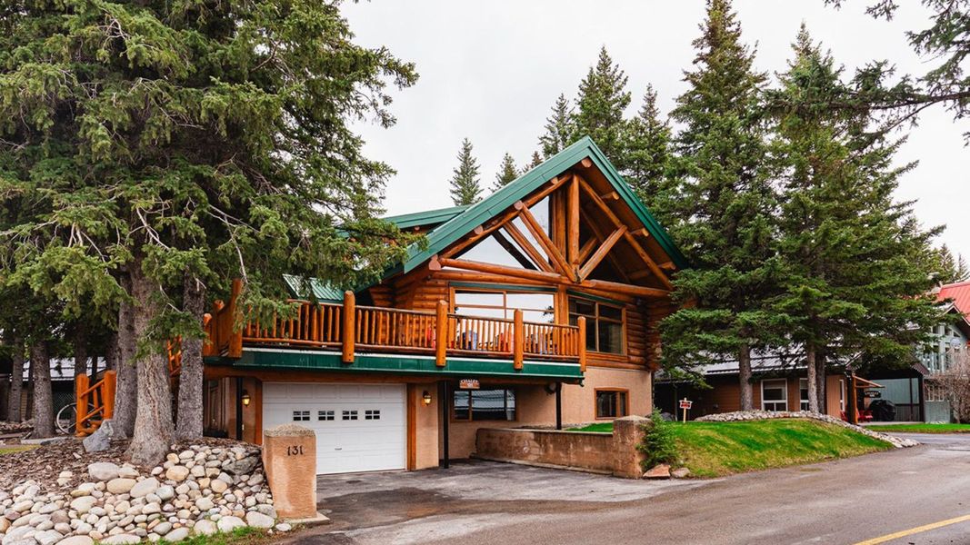 How Staying in a Chalet Can Improve Your Visit to Jasper National Park header.jpg