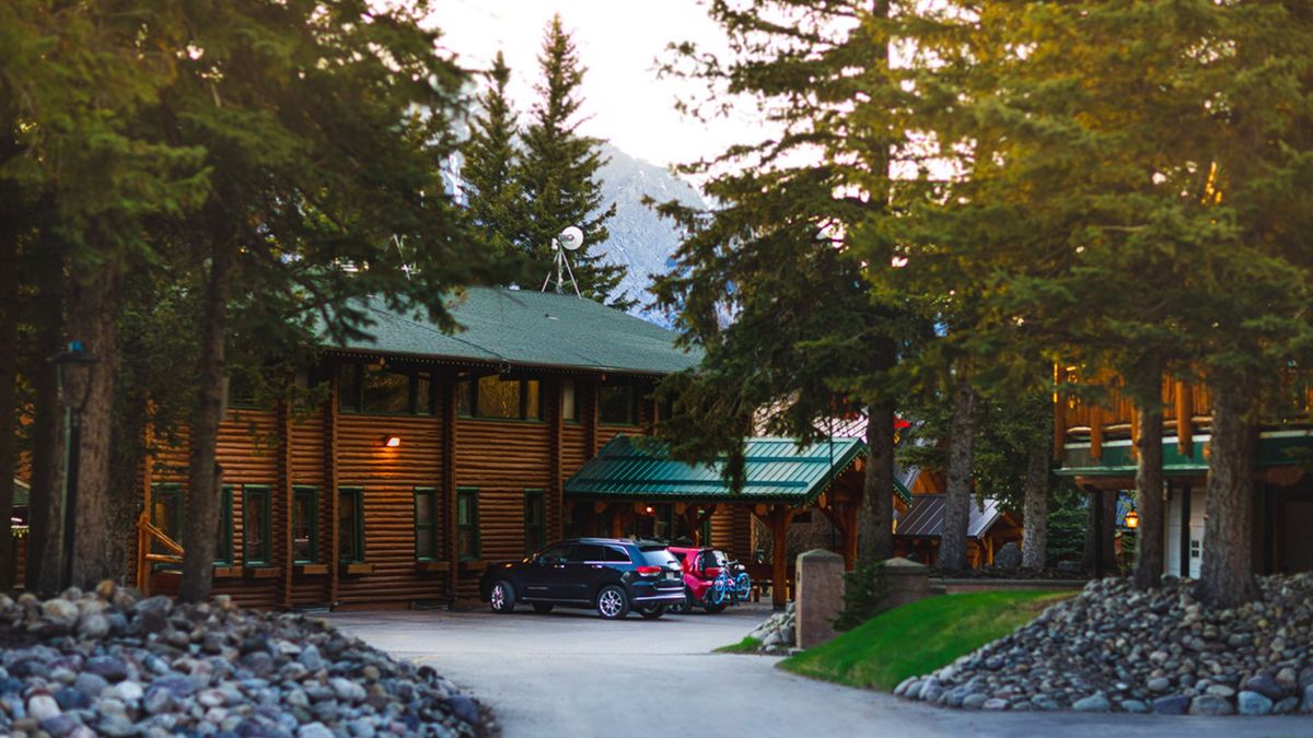 4 Things to Look for in a Vacation Hotel header.jpg