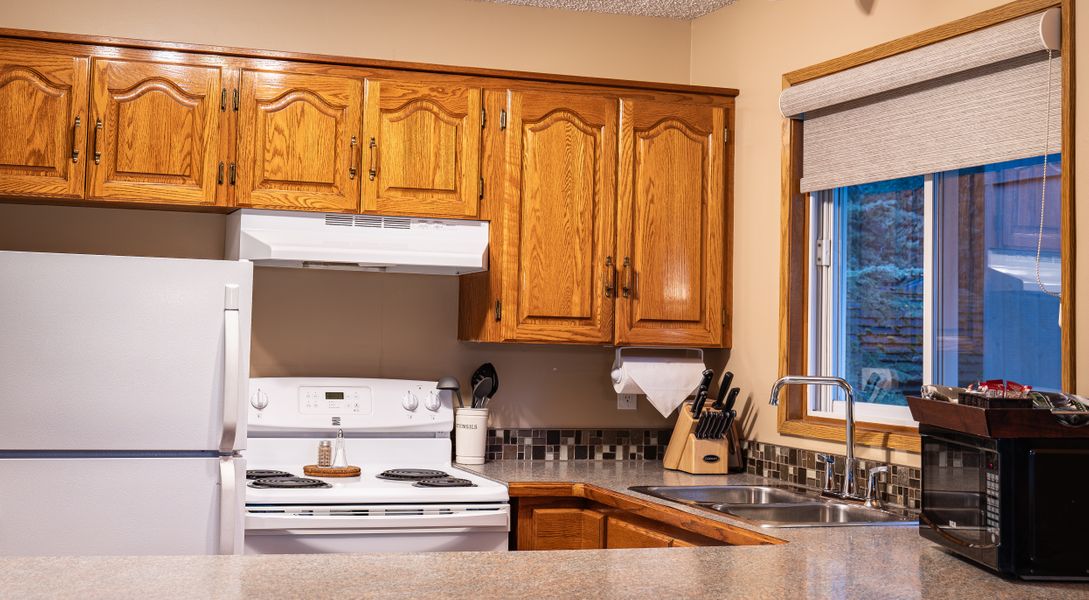 126 Kitchen 1.jpg