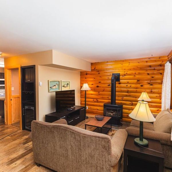 How Staying in a Chalet Can Improve Your Visit to Jasper National Park 2.jpg