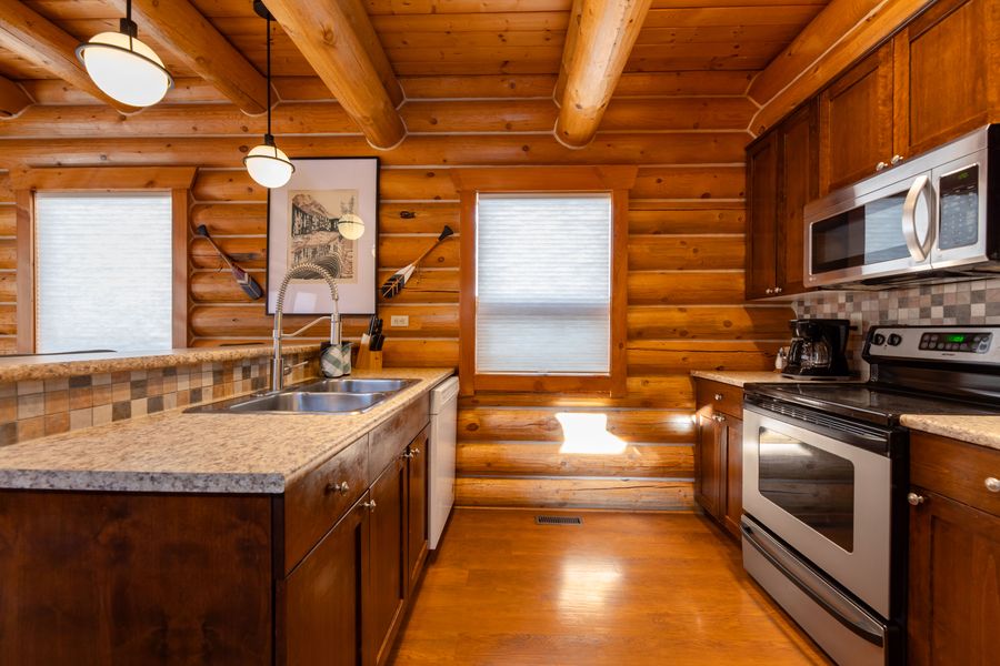 Overlander-Chalet 120-Feb 2026-19.jpg