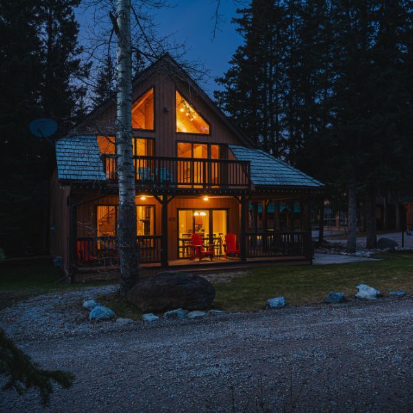 Seasonal Stays The Best Time to Book a Chalet at Overlander Mountain Lodge 2.jpg
