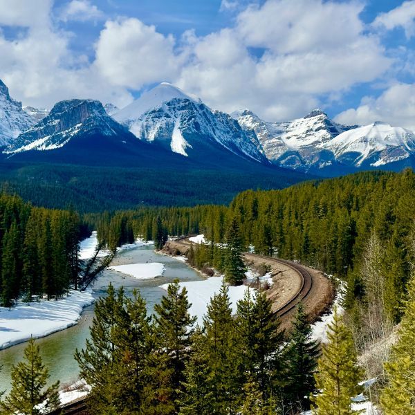 Seasonal Stays The Best Time to Book a Chalet at Overlander Mountain Lodge 4.jpg