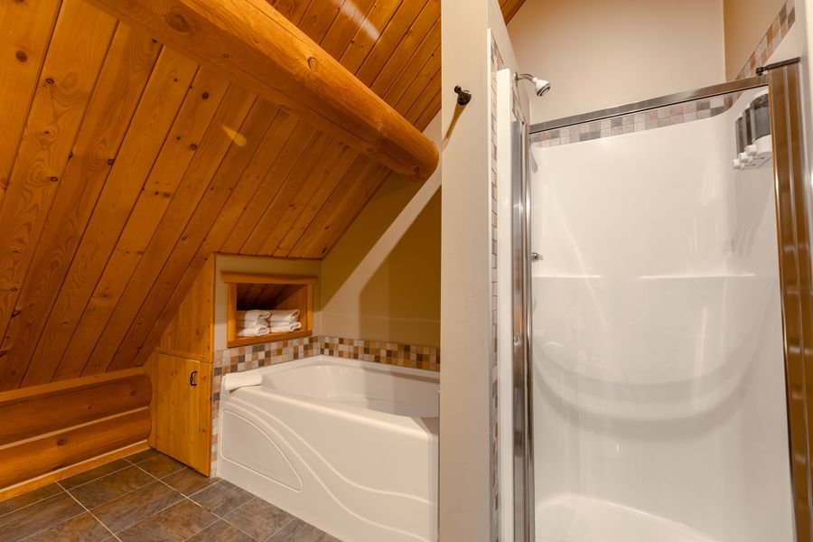 Overlander-Chalet 120-Feb 2026-40.jpg