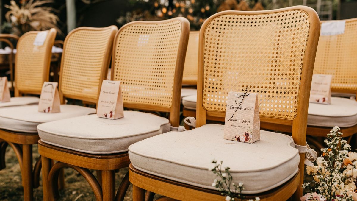 4 Difficult Aspects of Planning a Wedding and How to Address Them header.jpg