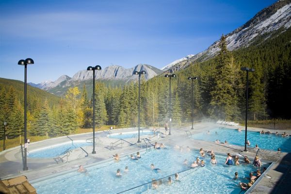 BgThe-Complete-Guide-To-The-Miette-Hot-Springs-Jasper-Version-10c81768_8b75636acd5240358dbb45310071c36d_mv2.jpg