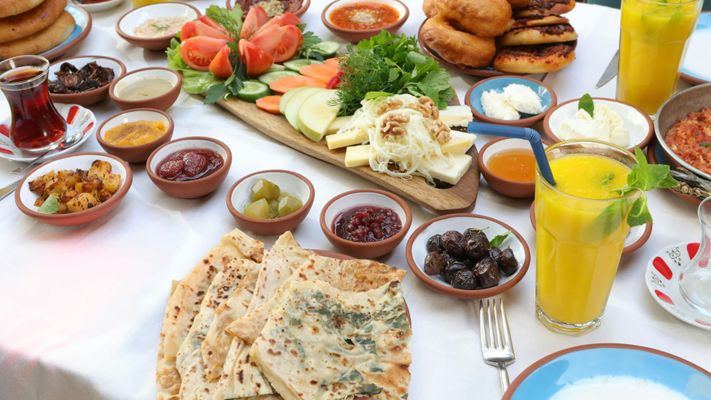 4 Food Ideas For Your Wedding header.jpg