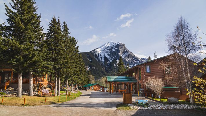 4 Ways to Spend a Romantic Weekend header.jpg