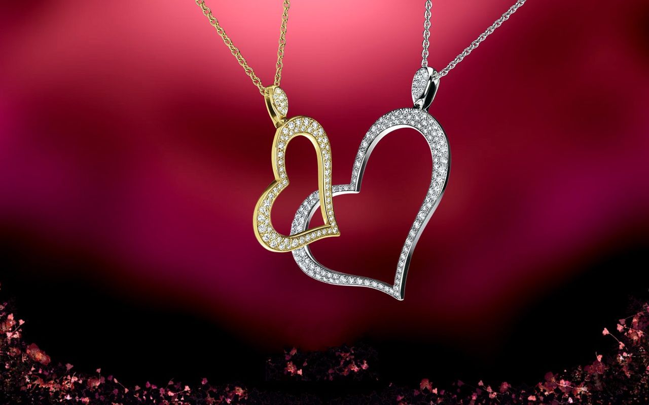 Piaget-Heart-Pendants-5aee0ea0900f0.jpg