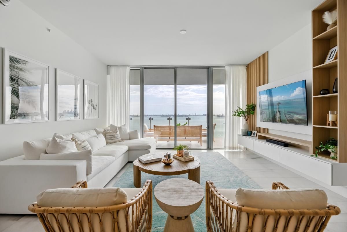 777 NE 26th Terrace_1oakstudios_01.jpg